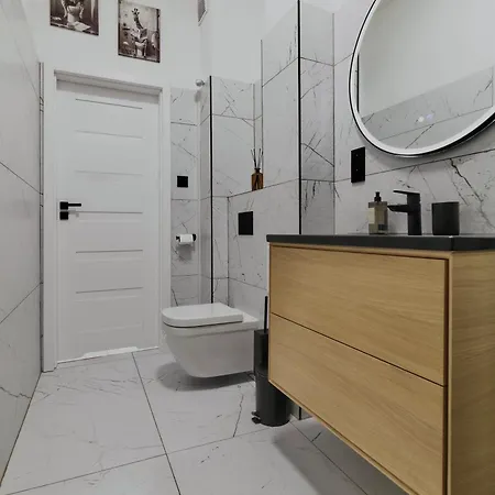 Monjan - 2 Bedrooms And Dining - Market Square